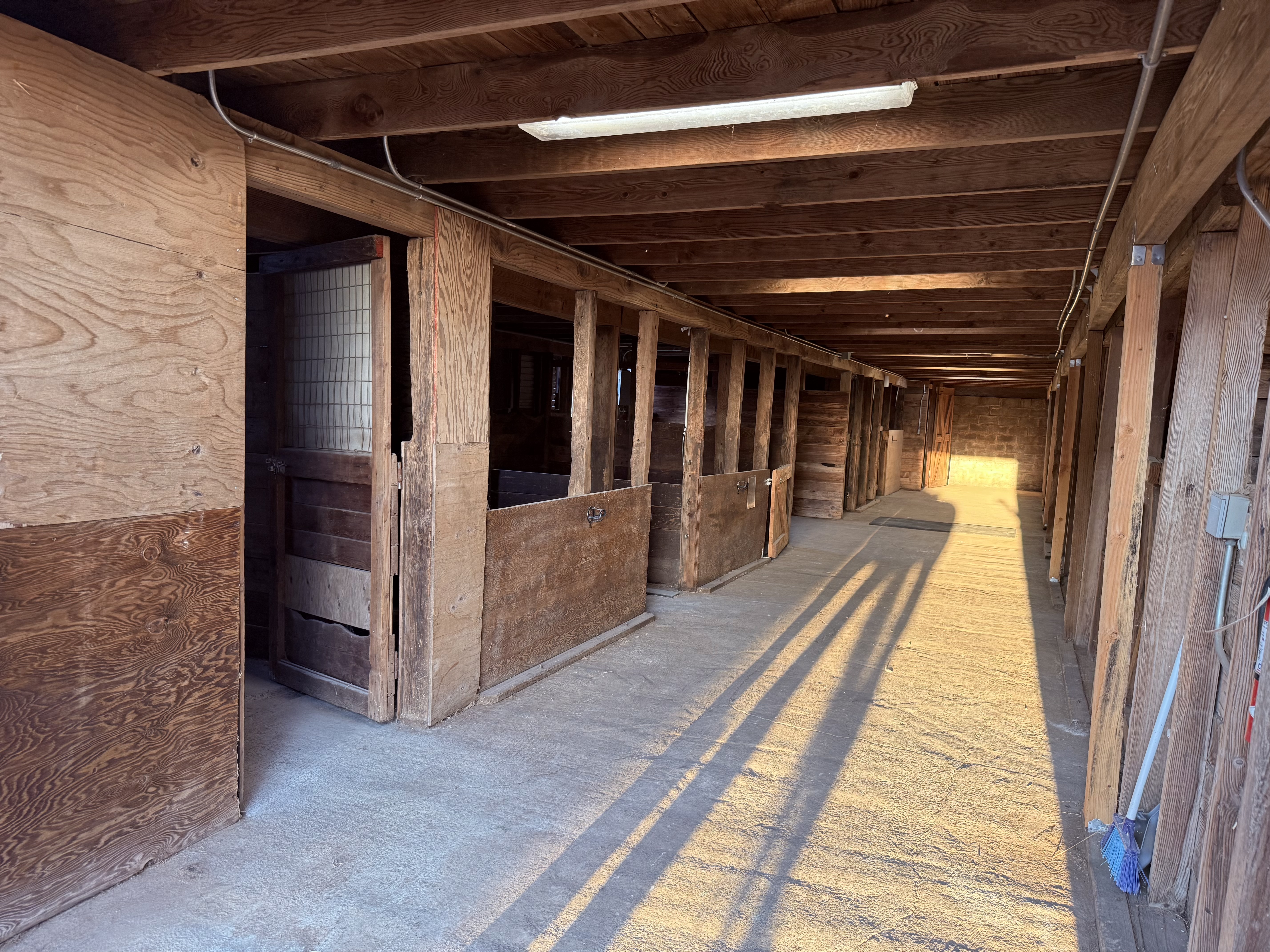 Middle barn
