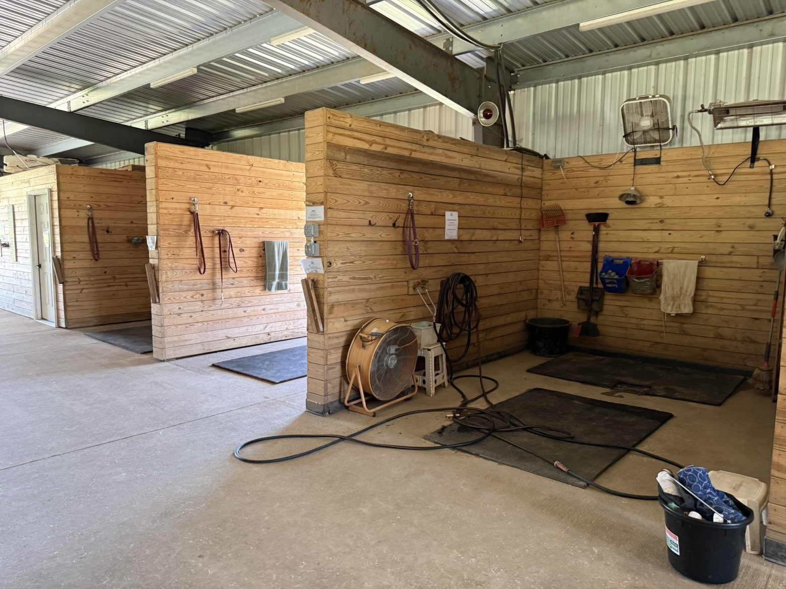 Indoor Tack Stalls and Wash Stall with Hot and Cold Water