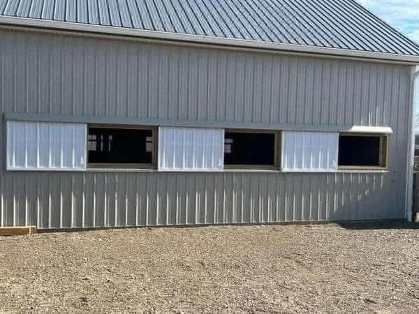 Stall  windows