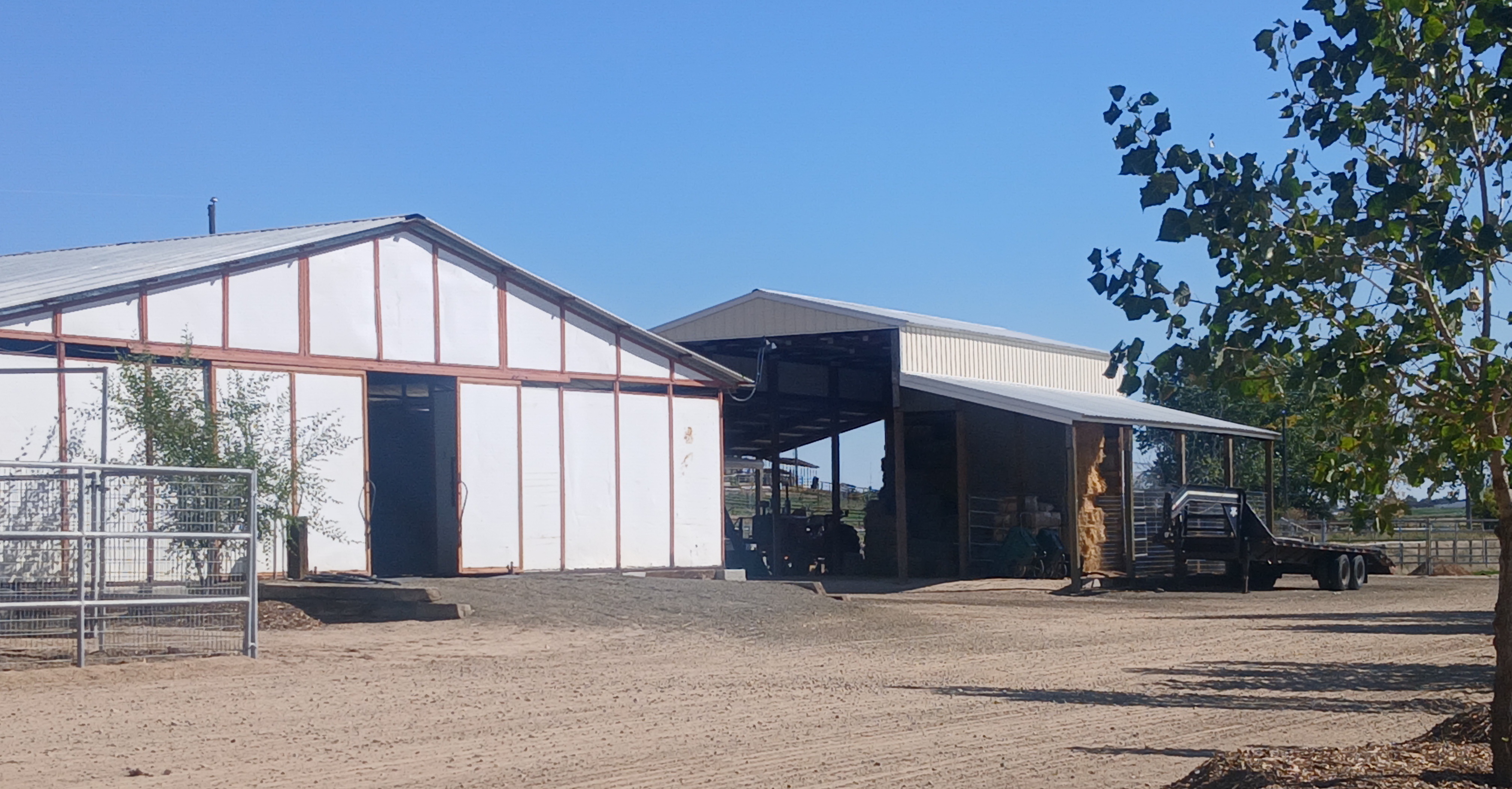 6 Stall barn