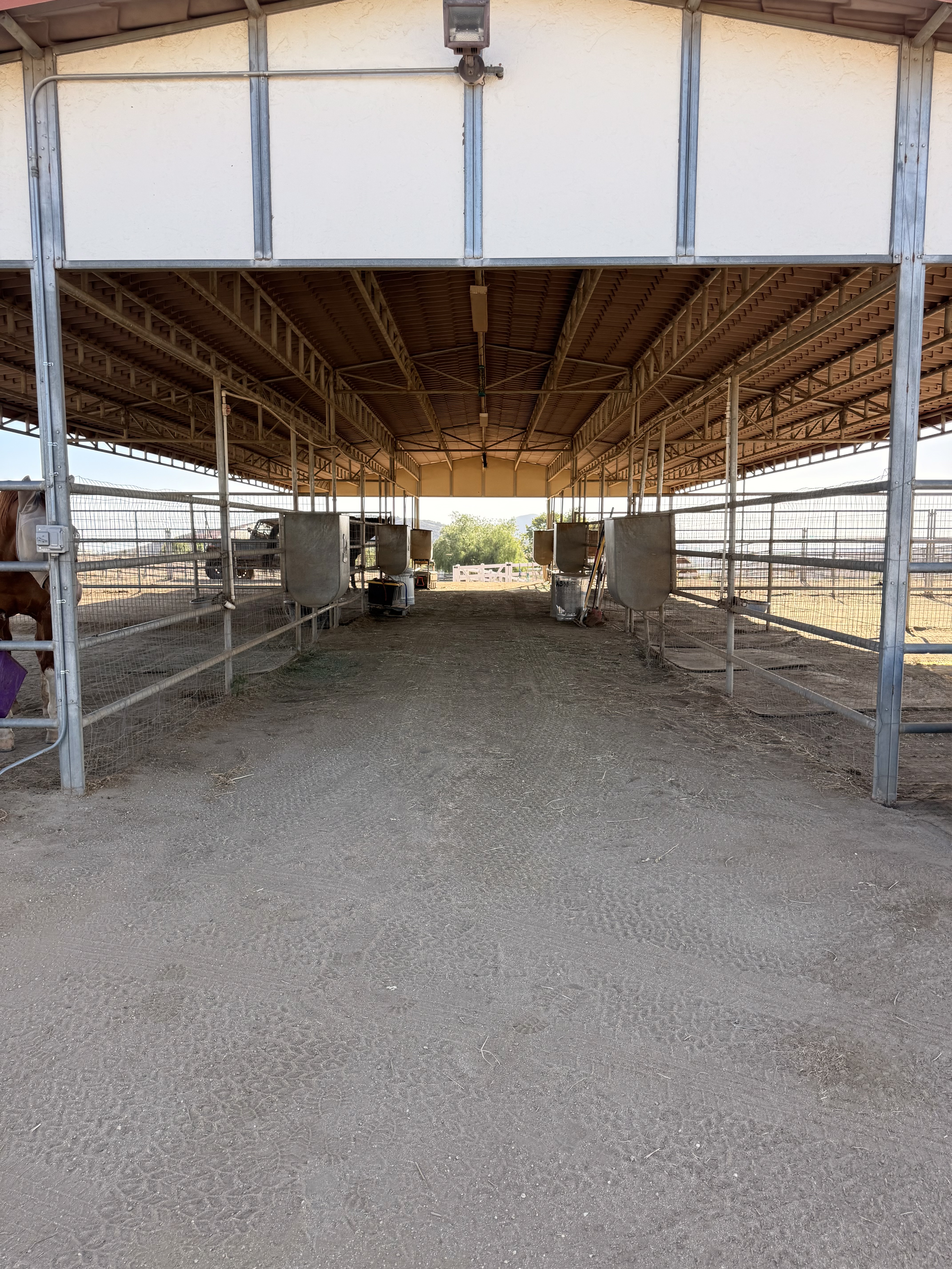 Open Air/Center Isle Stalls