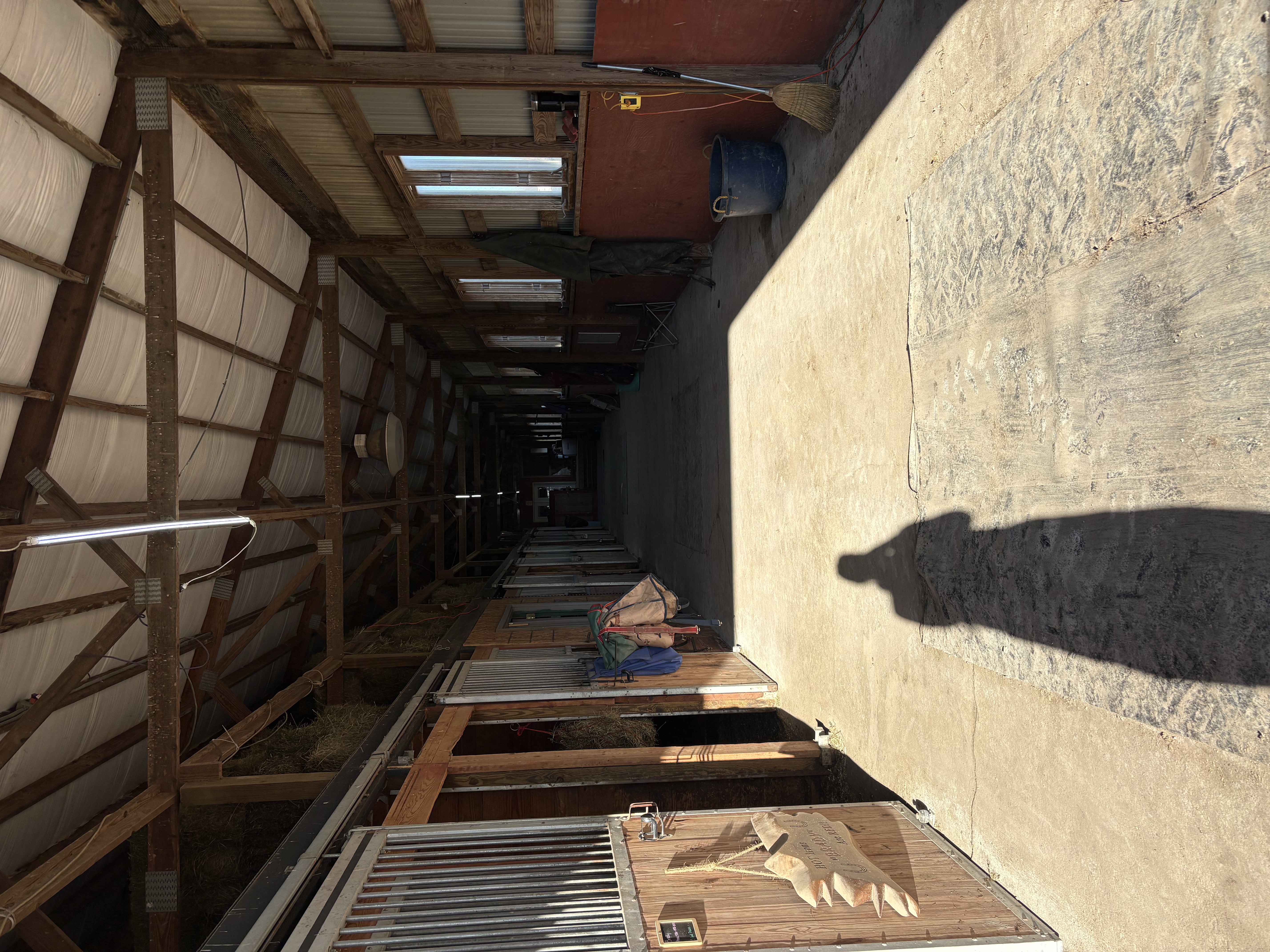 spacious aisle’s with 12x12 stalls all containing heated auto waterers
