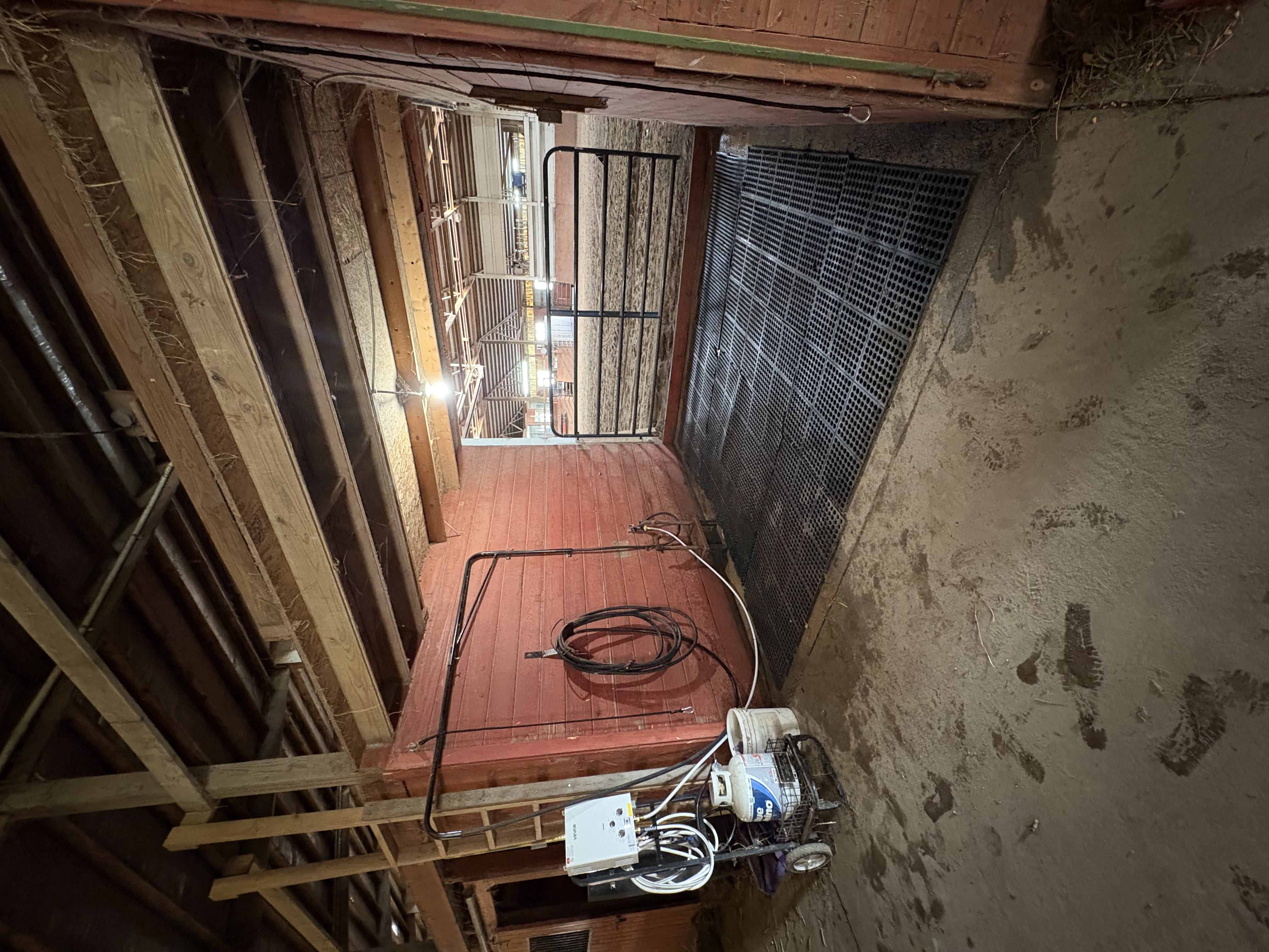 indoor wash bay with instahot