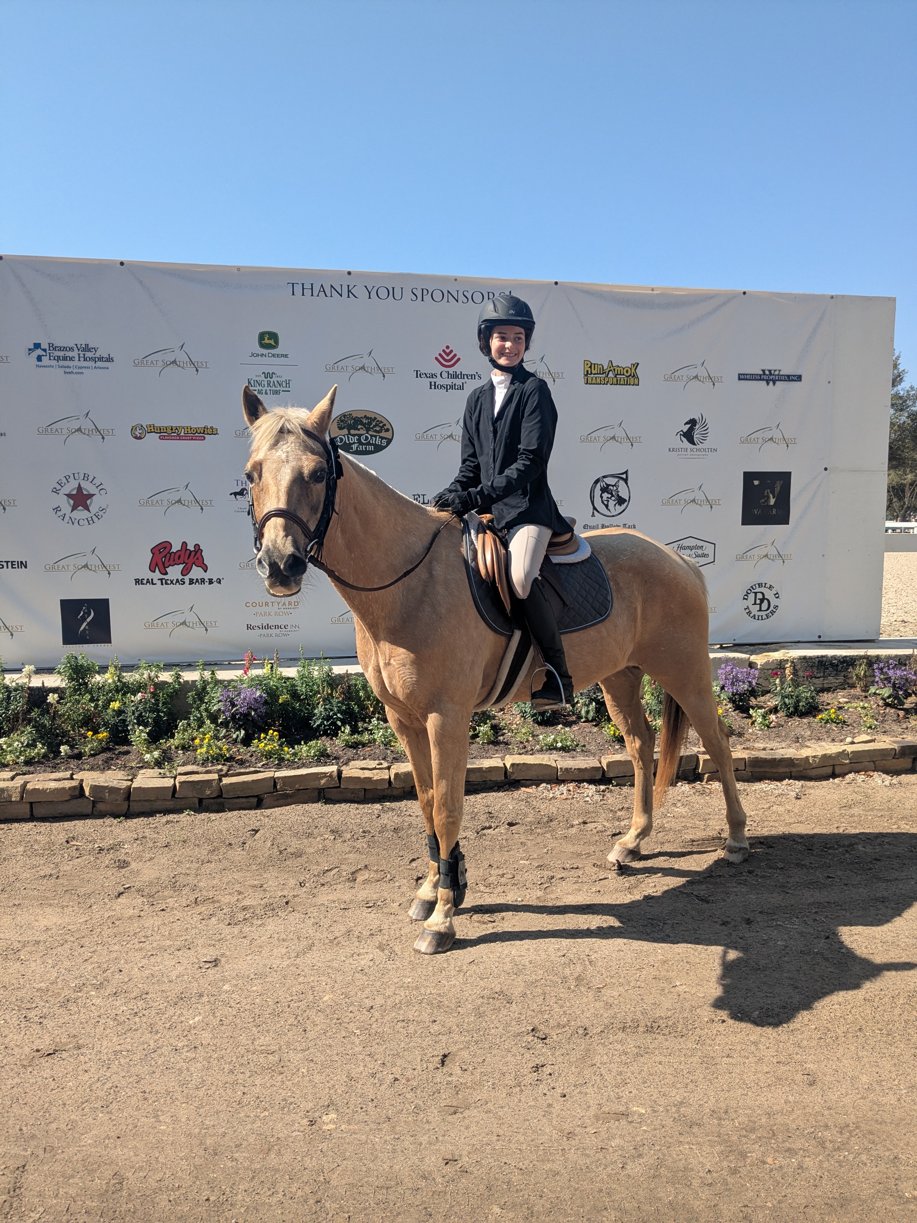Our riders actively attend area hunter/jumper shows.
