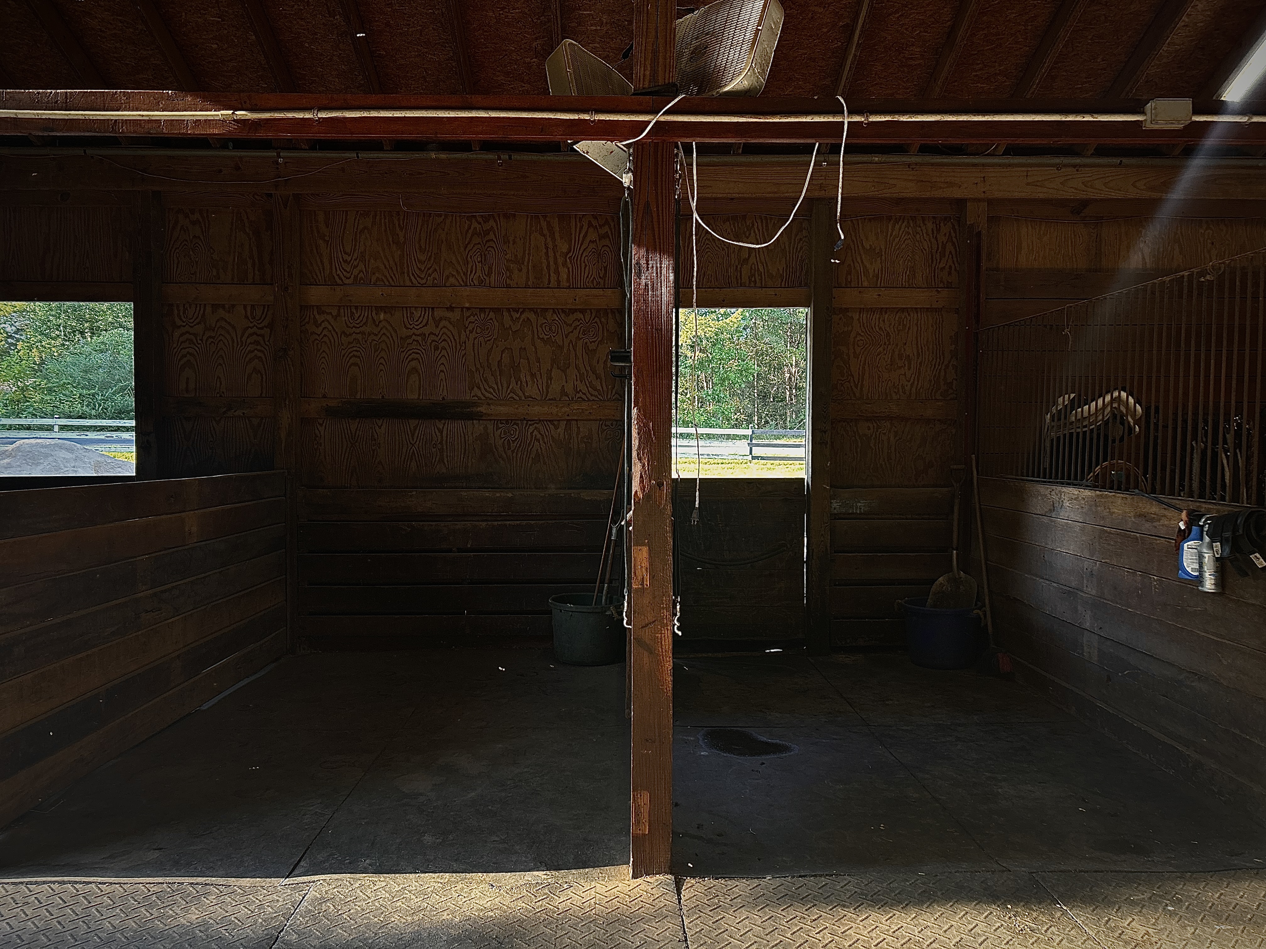 Indoor Groom Stalls