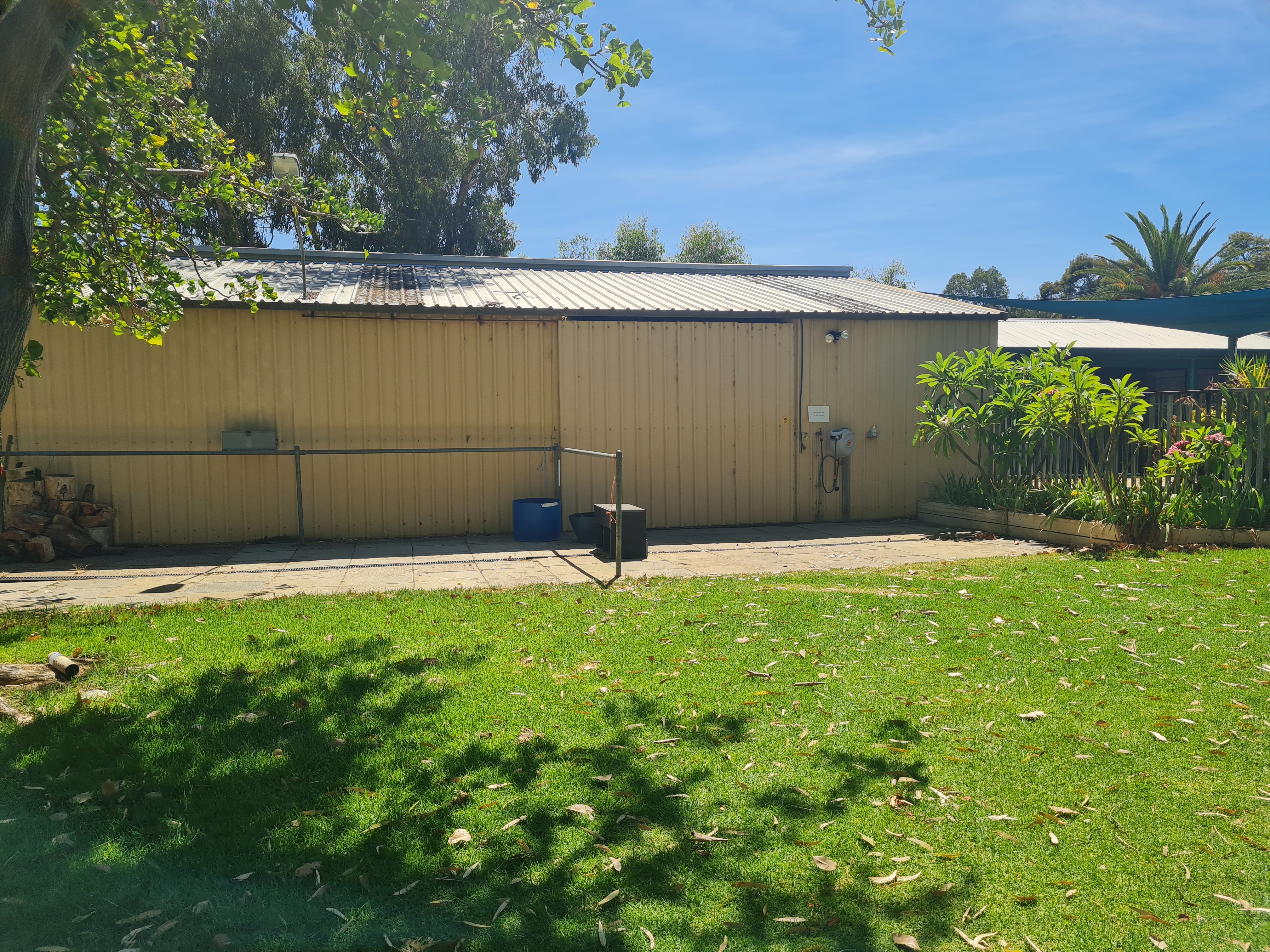 Tire up area tack and feed shed