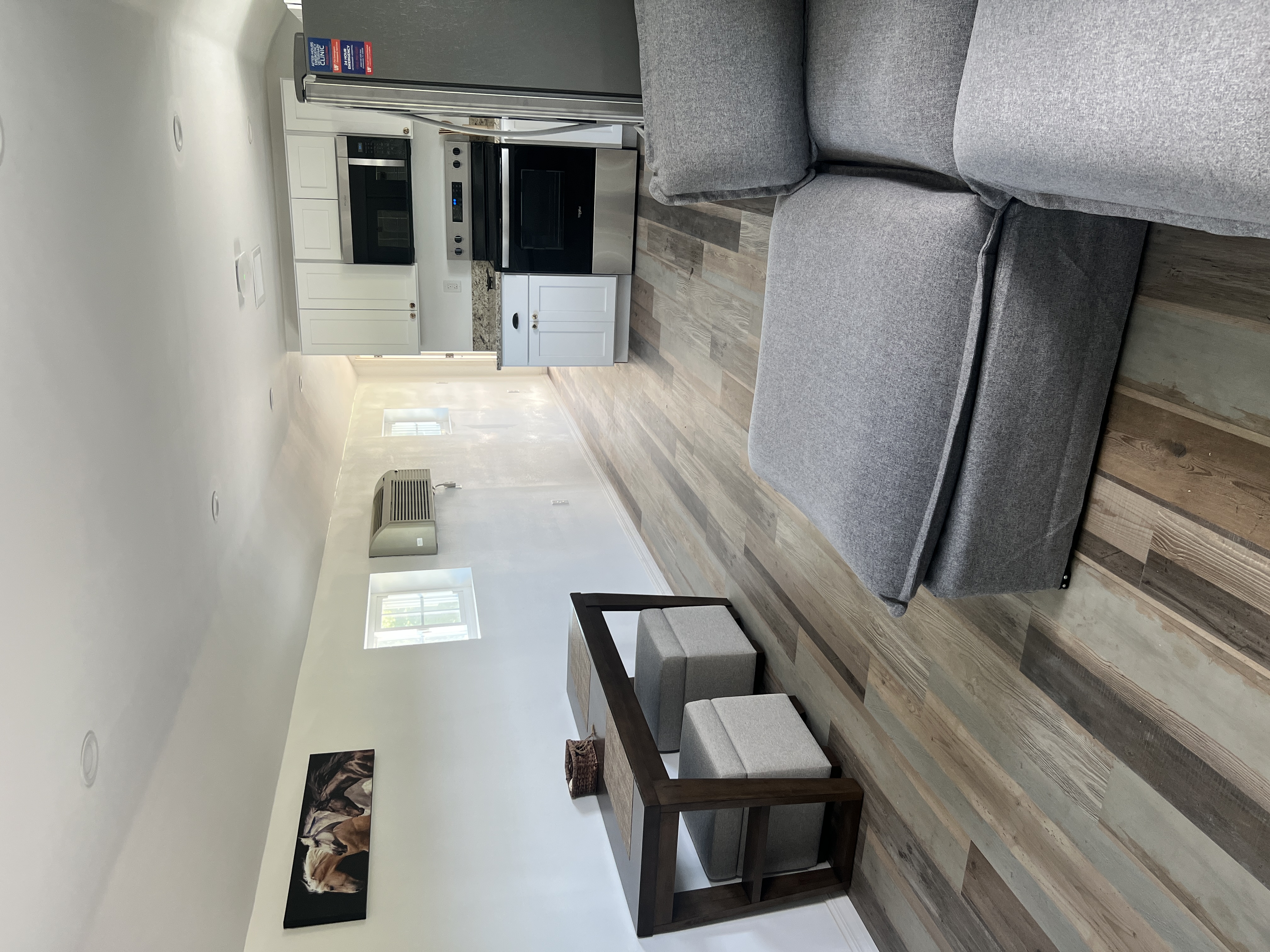 Apt living room/kitchen
