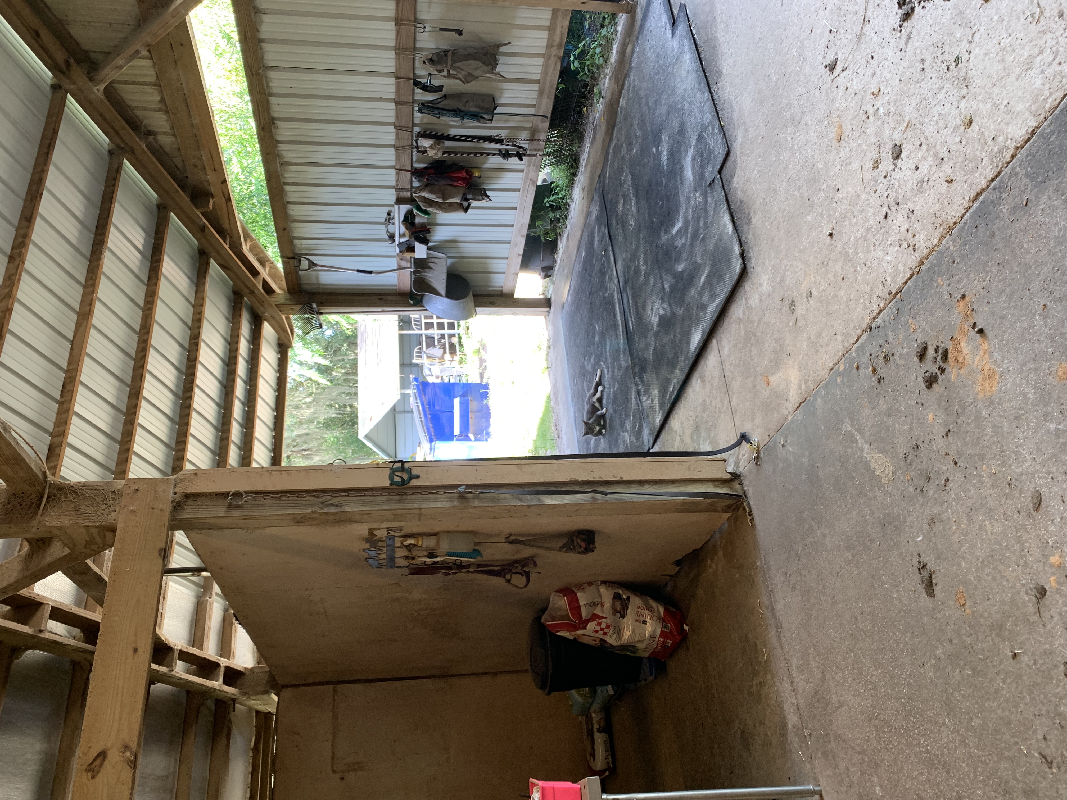 Indoor wash rack with hot/cold water