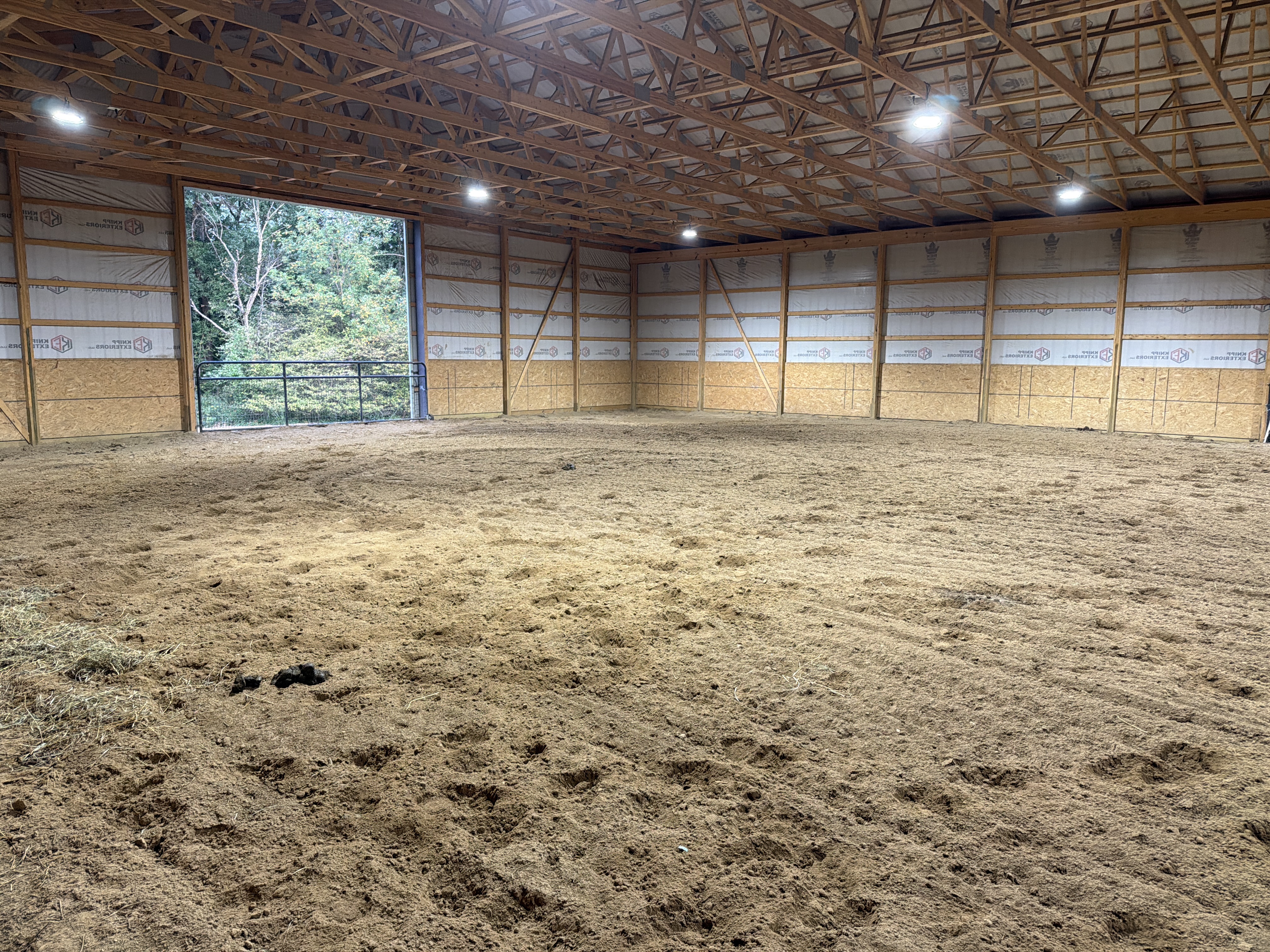 Indoor arena 65 x 100