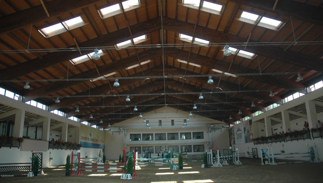 Indoor riding arena