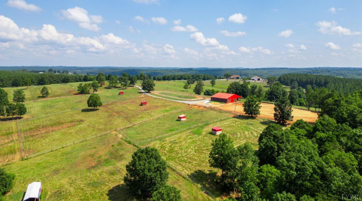 16 Spacious Paddocks