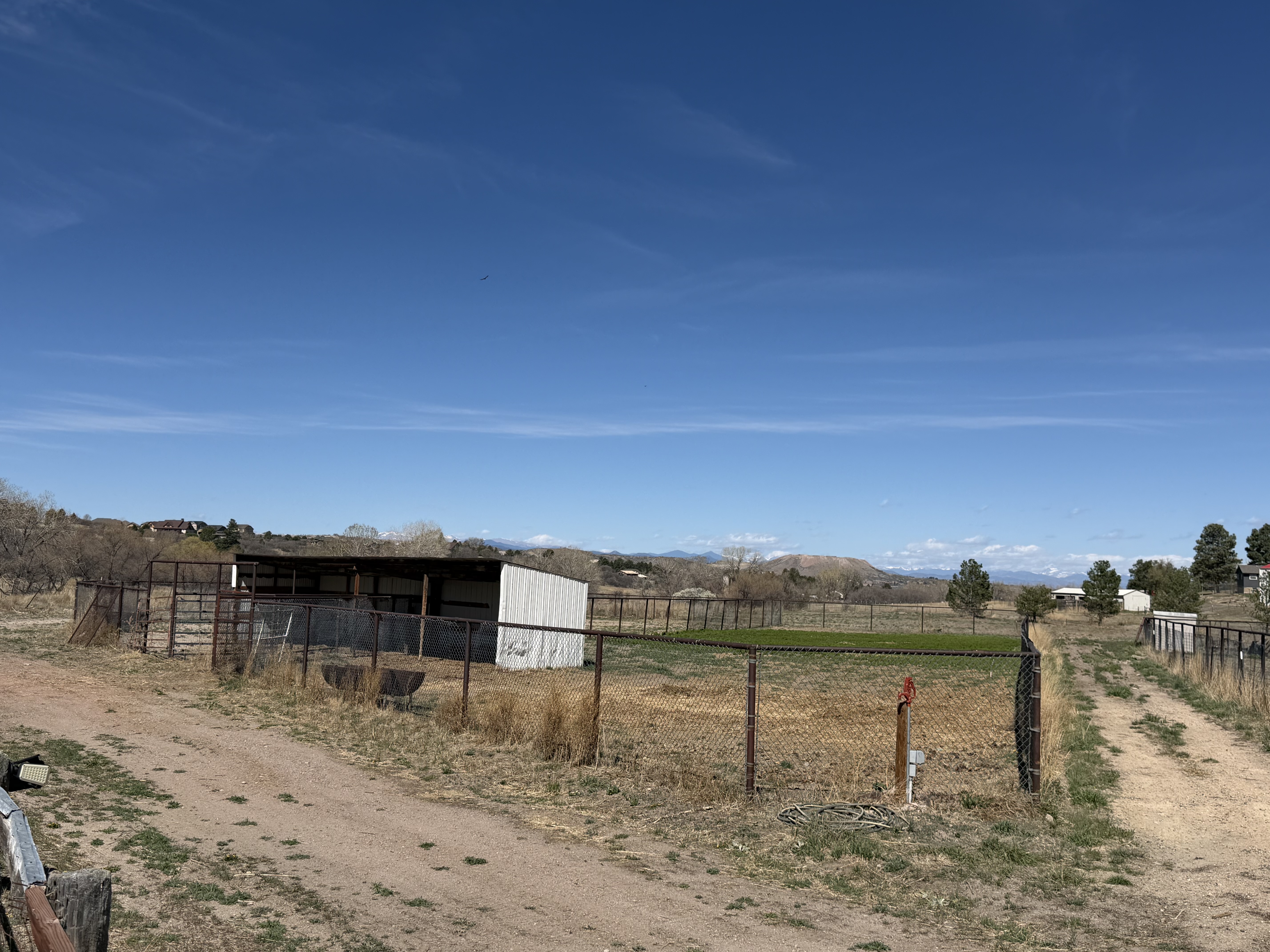 Pen with loafing shed and automatic waterer