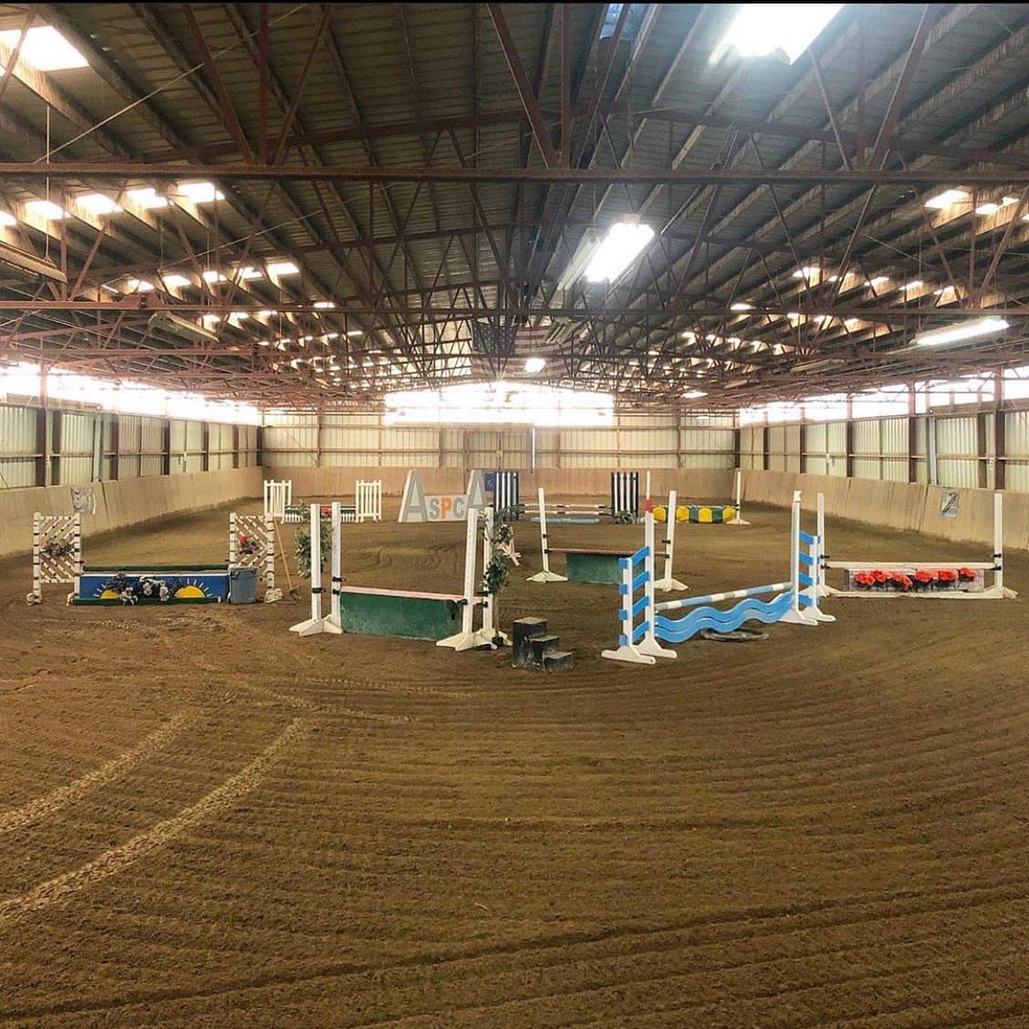 80 x 200 indoor arena dragged daily