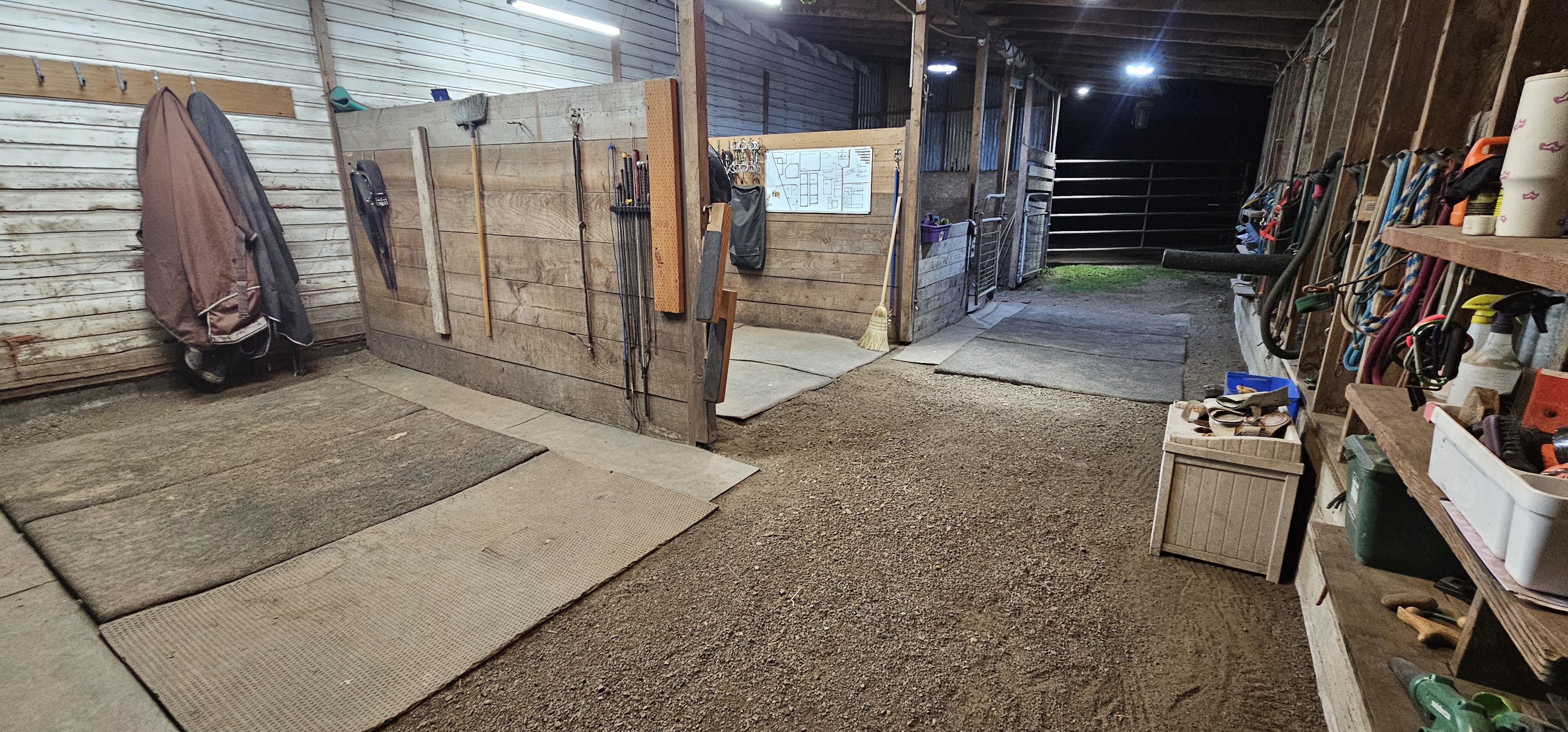 Grooming barn