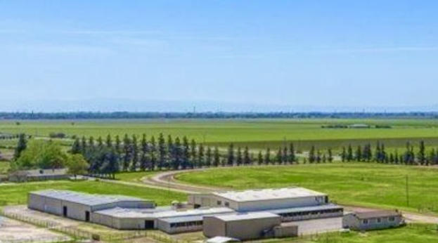 30 Acre Ranch with irrigated grass pastures