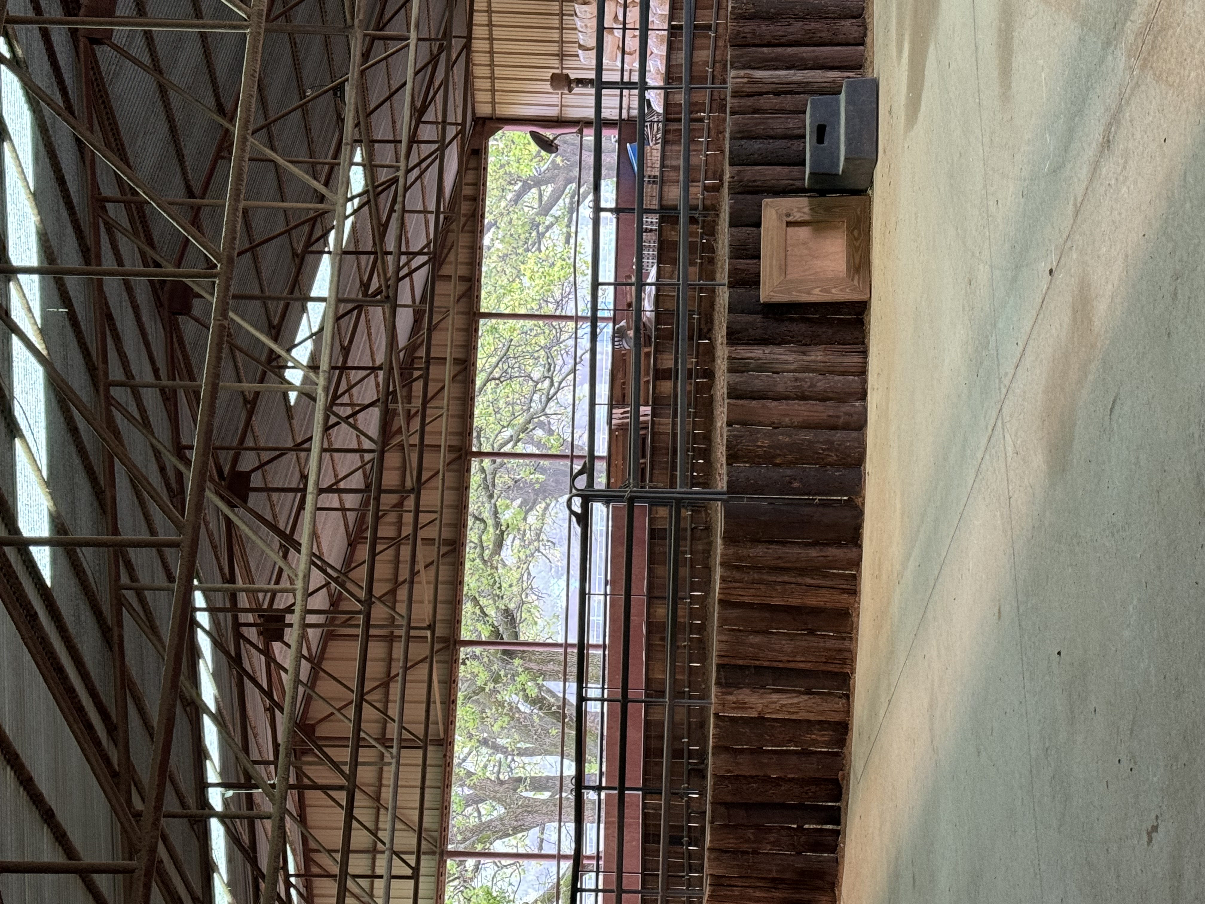 Indoor round pen
